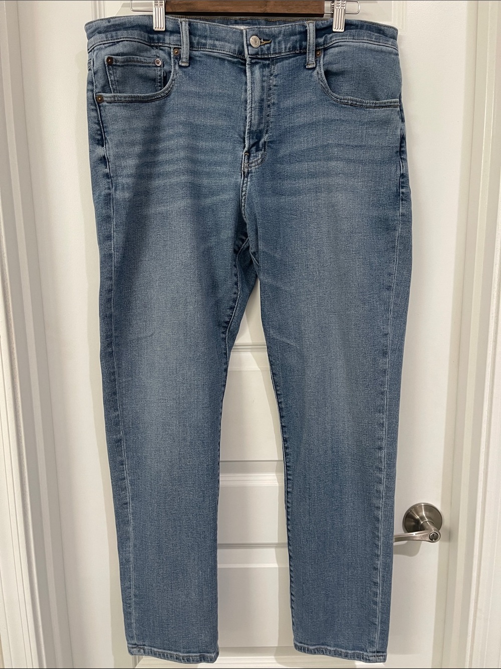 Lucky Brand 412 Slim Straight Jeans in Light Wash Blue